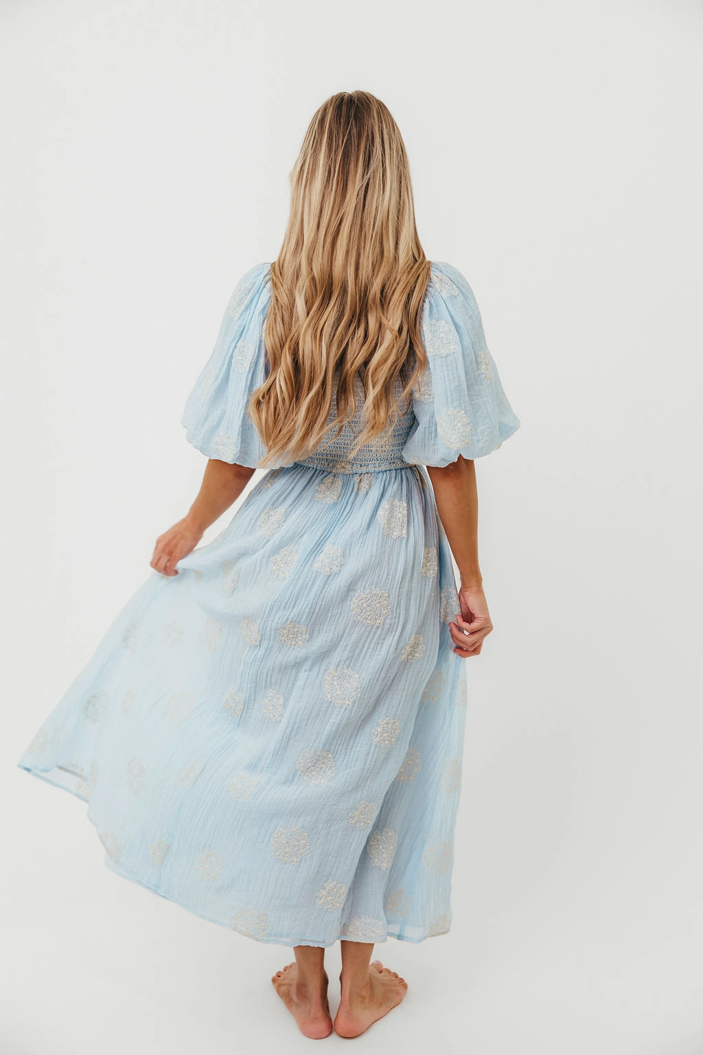 Figure-Skimming Aimee Smocked Embroidered Floral Midi Dress in Blue