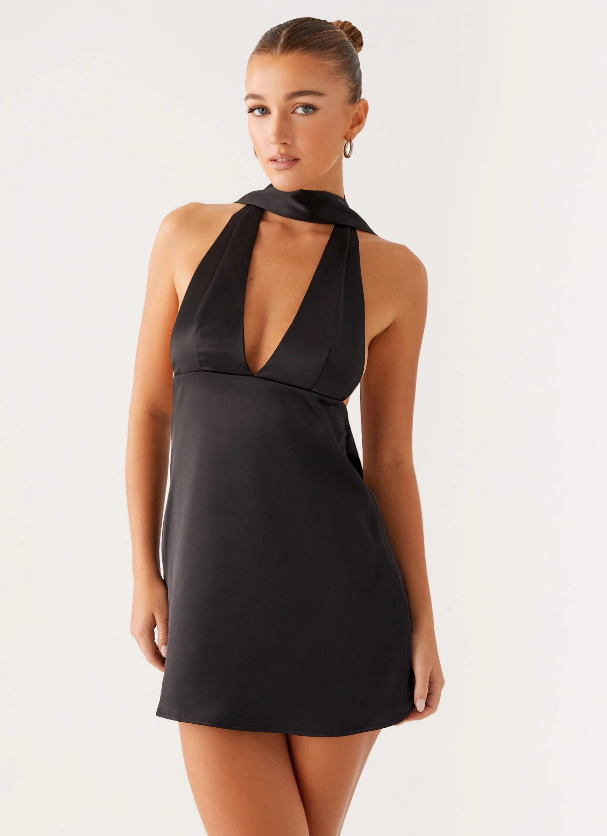 Flowy casual dress Alicia Satin Halter Mini Dress - Black