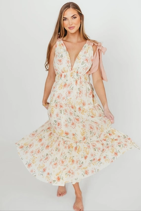 Luxe Look Fashion-Forward Ambrose Maxi Dress in Cream/Coral Floral *Final-Sale*