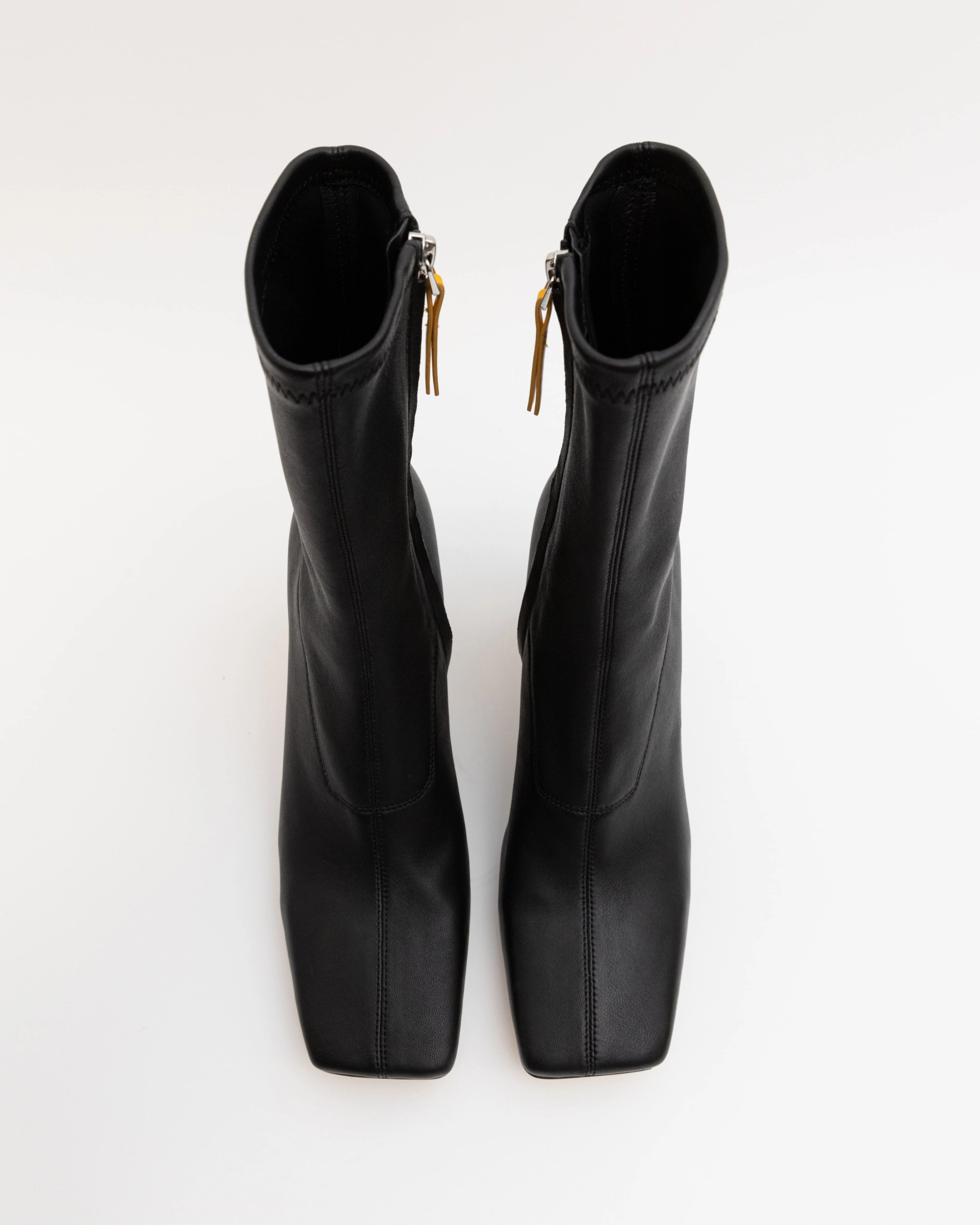 Feather Light Comfort Seeker Clean Cut Oncept Lyon Boot in Black