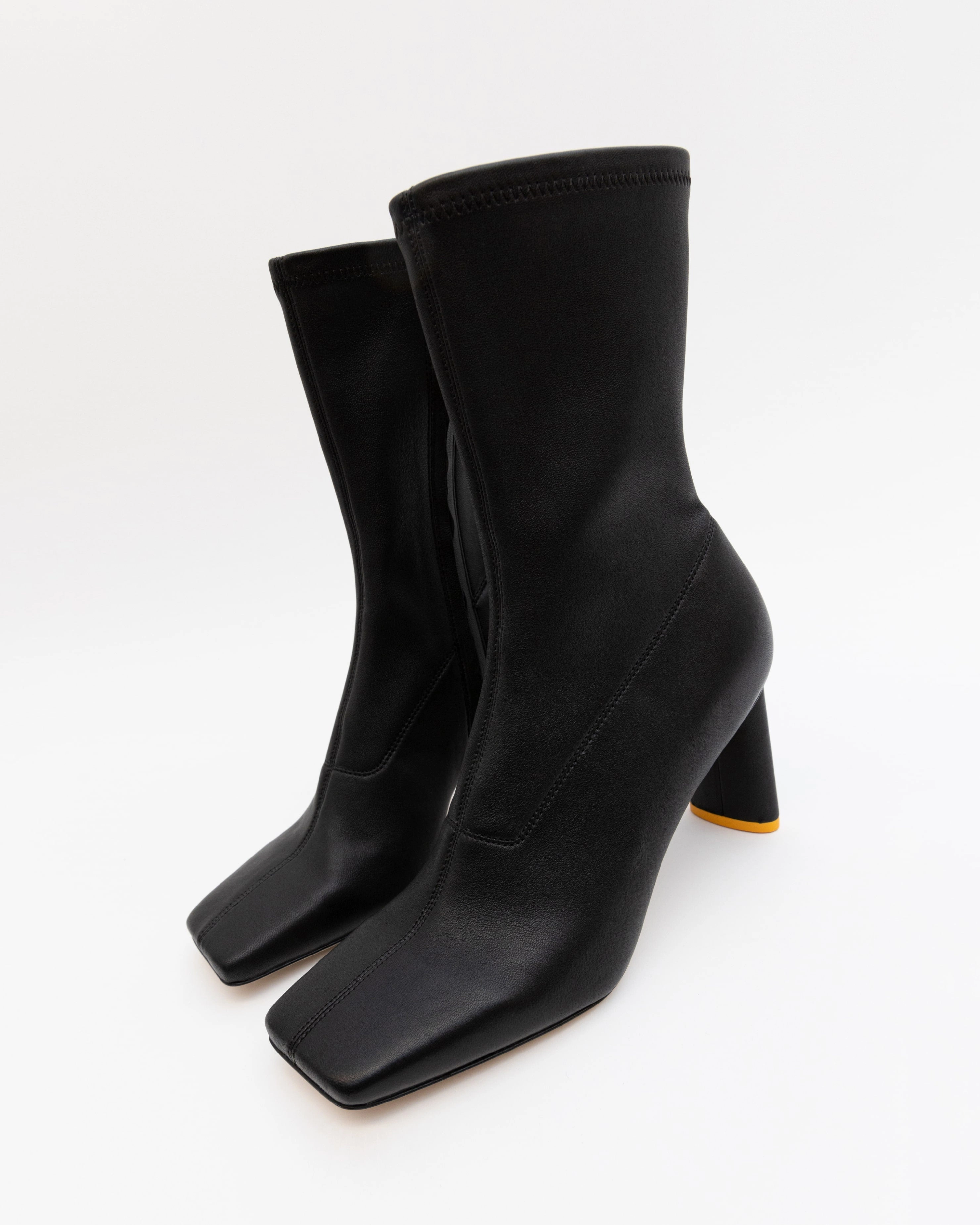 Contoured Footbed Shape Construction Grade Oncept Lyon Boot in Black