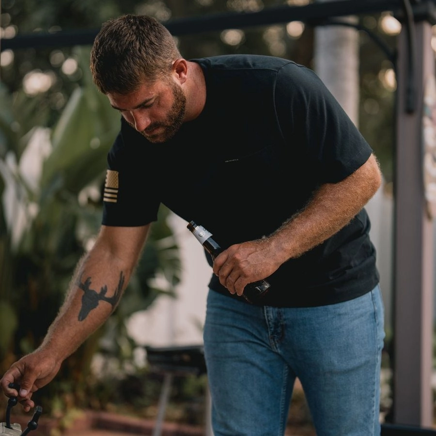 Wrinkle Resistant Material Chill Comfort Look Basic Heavyweight Pocket T-Shirt - Black