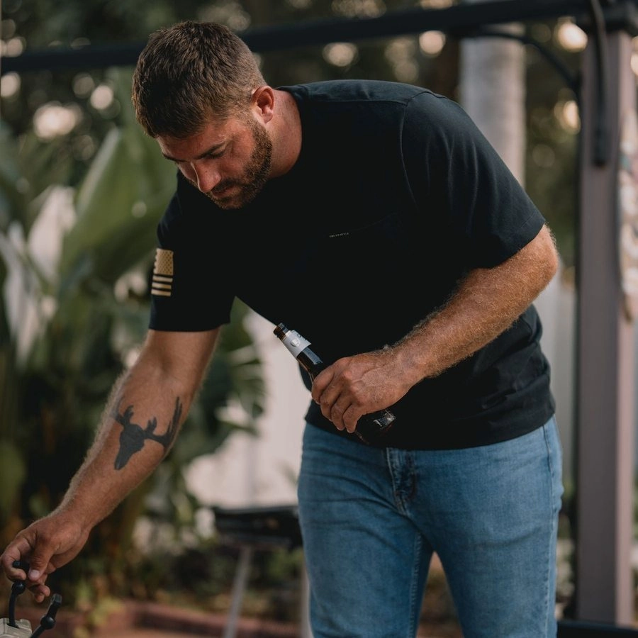 Basic Heavyweight Pocket T-Shirt - Black Layered Collar Structure Comfort Design