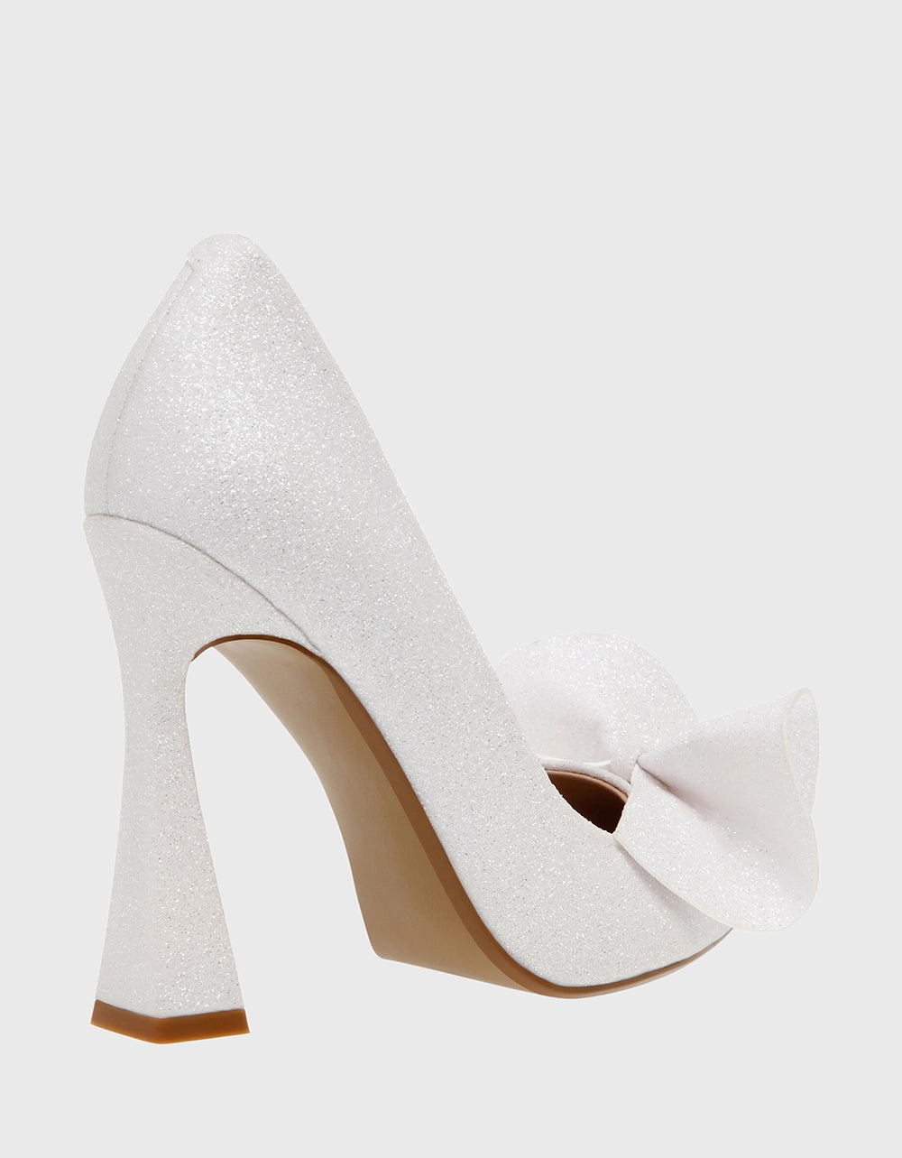 Shockproof Betsey Johnson Nobble Bow Heel in Ivory