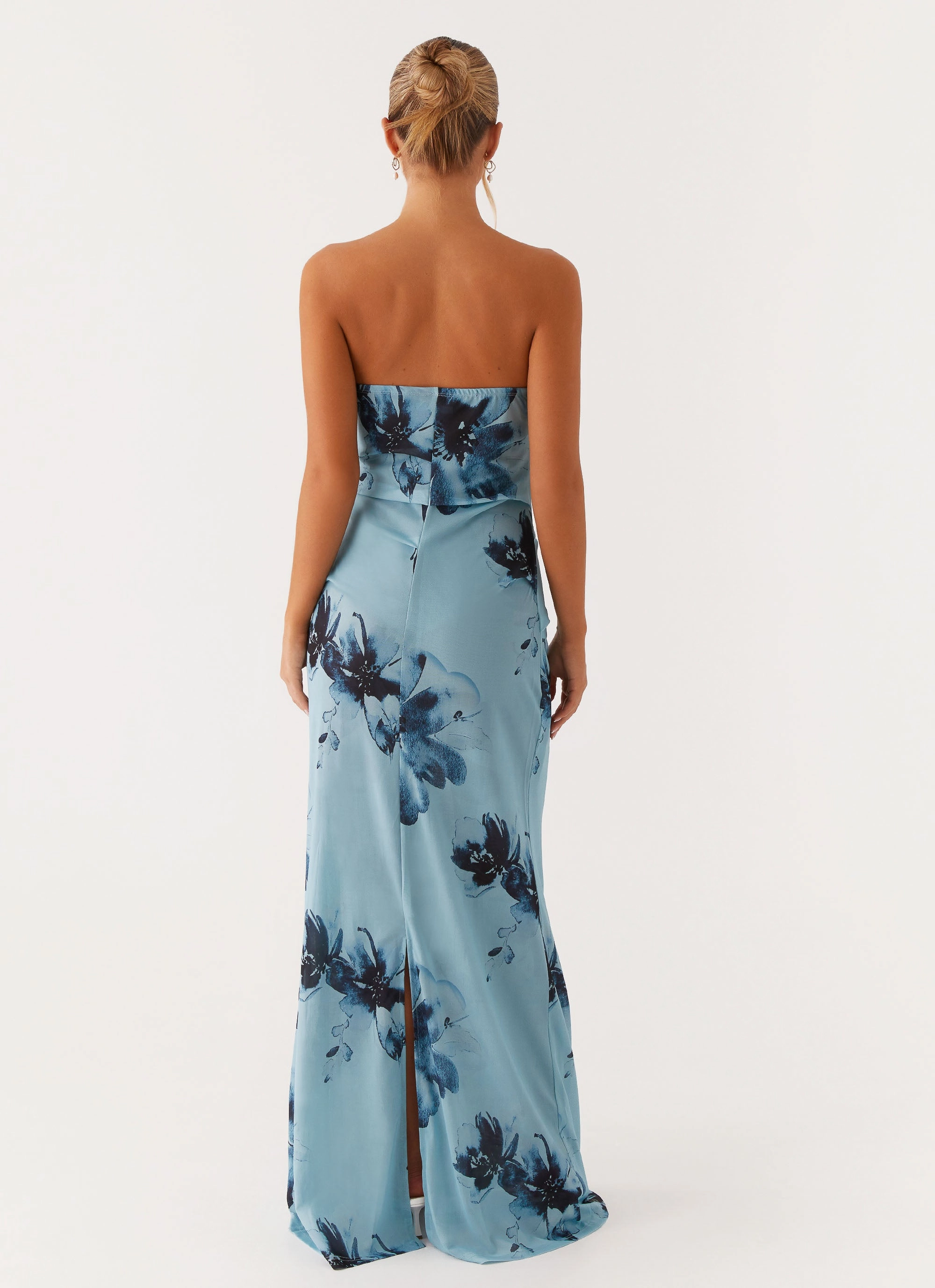 Field Of Dreams Maxi Dress - Blue Black Floral Fit Clean Seasonal Wear