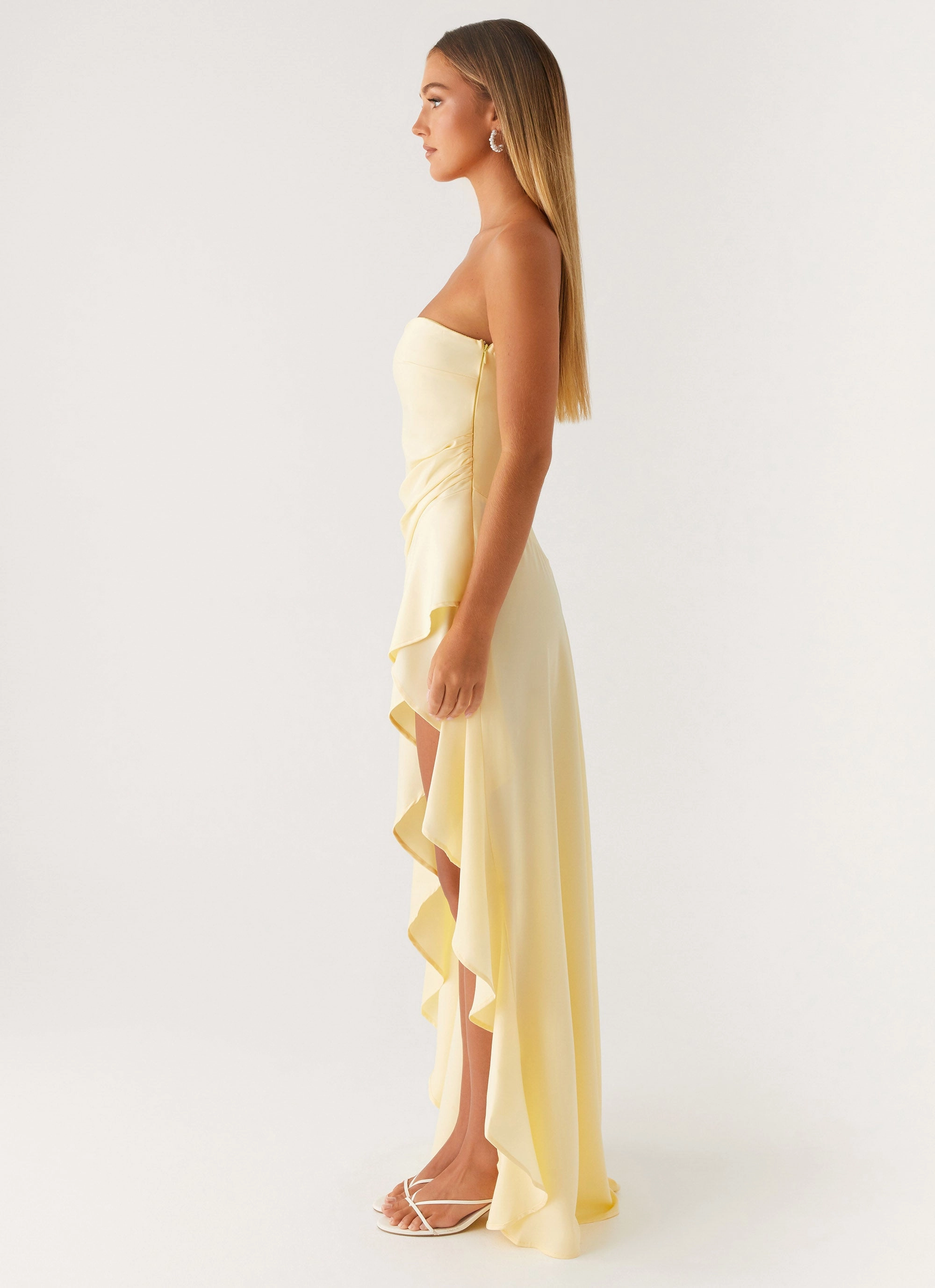 Bodie Maxi Dress - Pastel Yellow Soft Lines