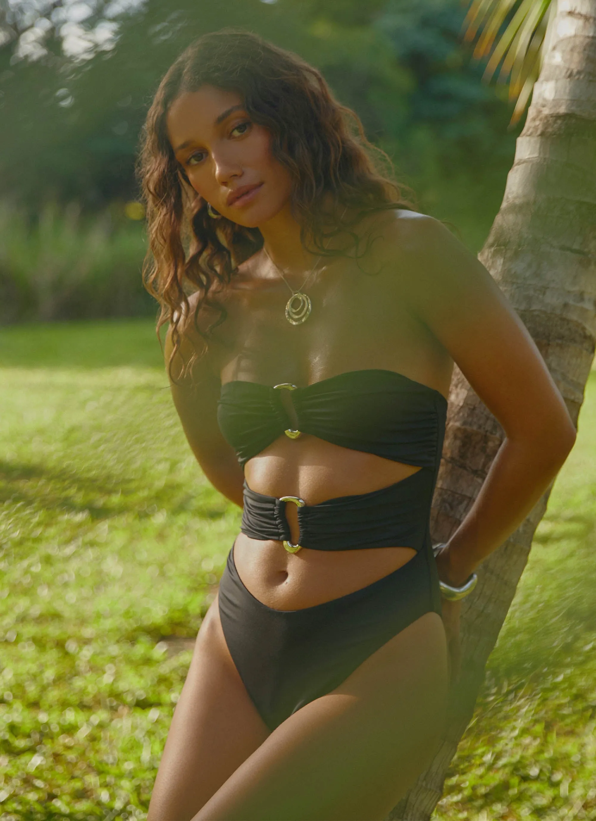 Non Chafing Seams Rubberized grip Grenada One Piece Swimsuit - Black