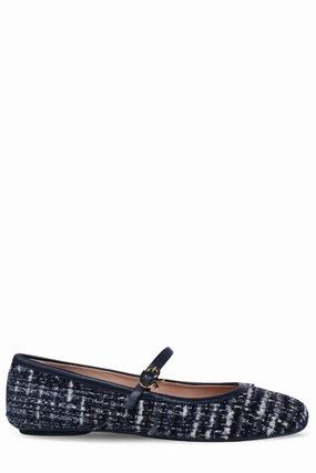 Minimalist Comfort Carla Boucle Flats