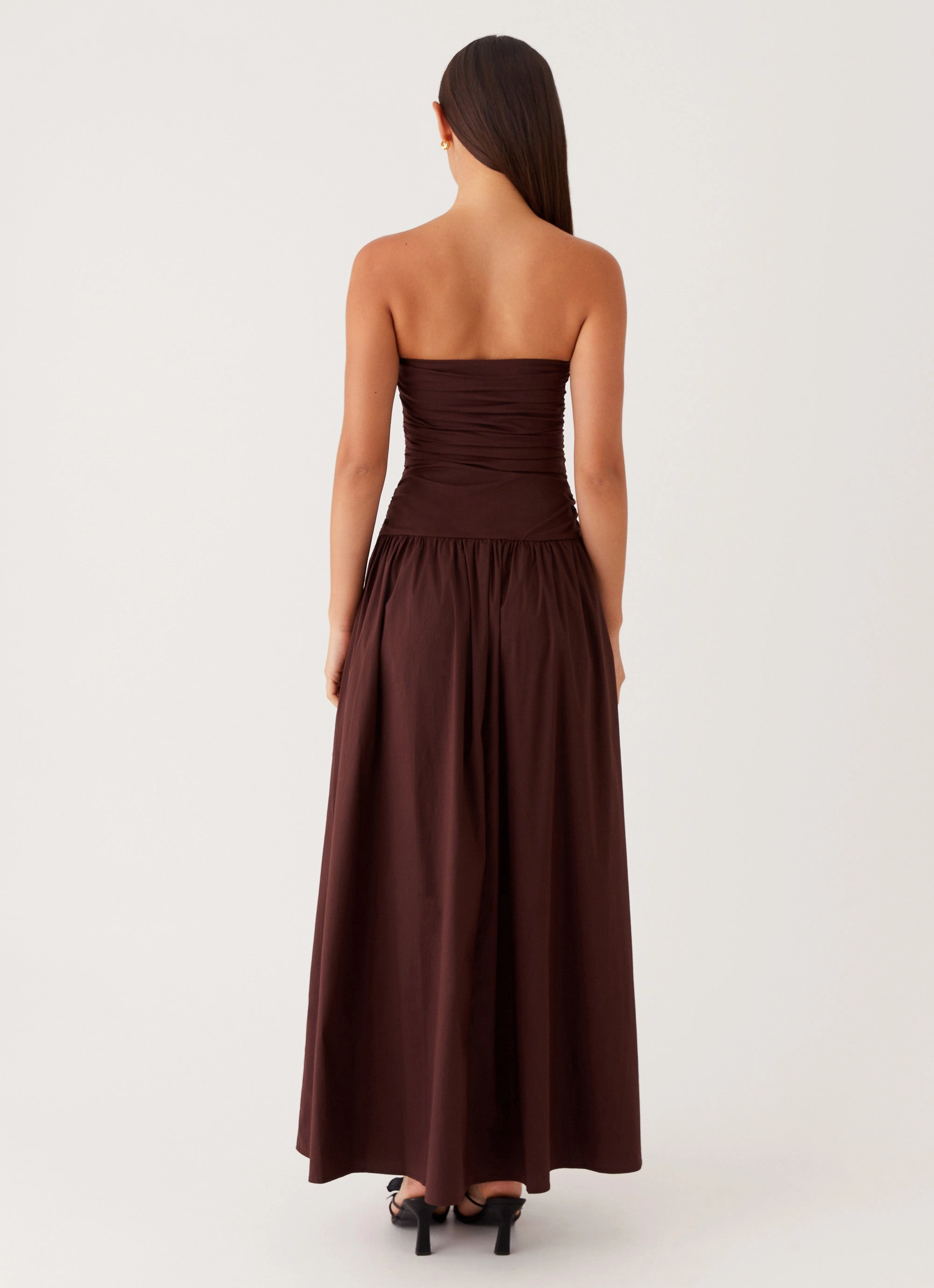 Carmel Maxi Dress - Brown City Flow Sleek long-sleeve dress