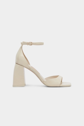 Dolce Vita Janey Heels in Ivory Crinkle Patent Good flexibility Soft Layers