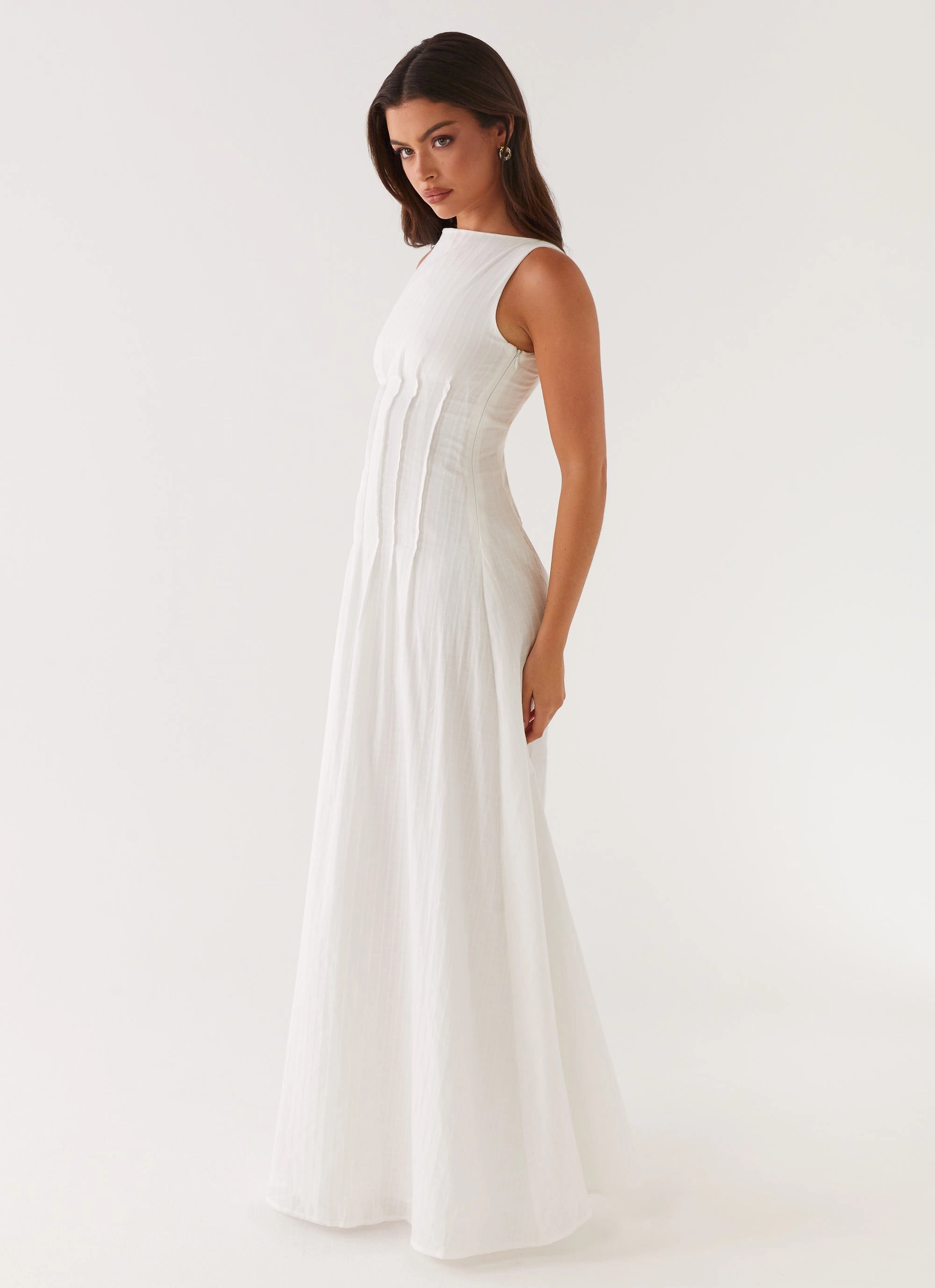 Maloney Maxi Dress - White Luxury-Fabric Slim Form