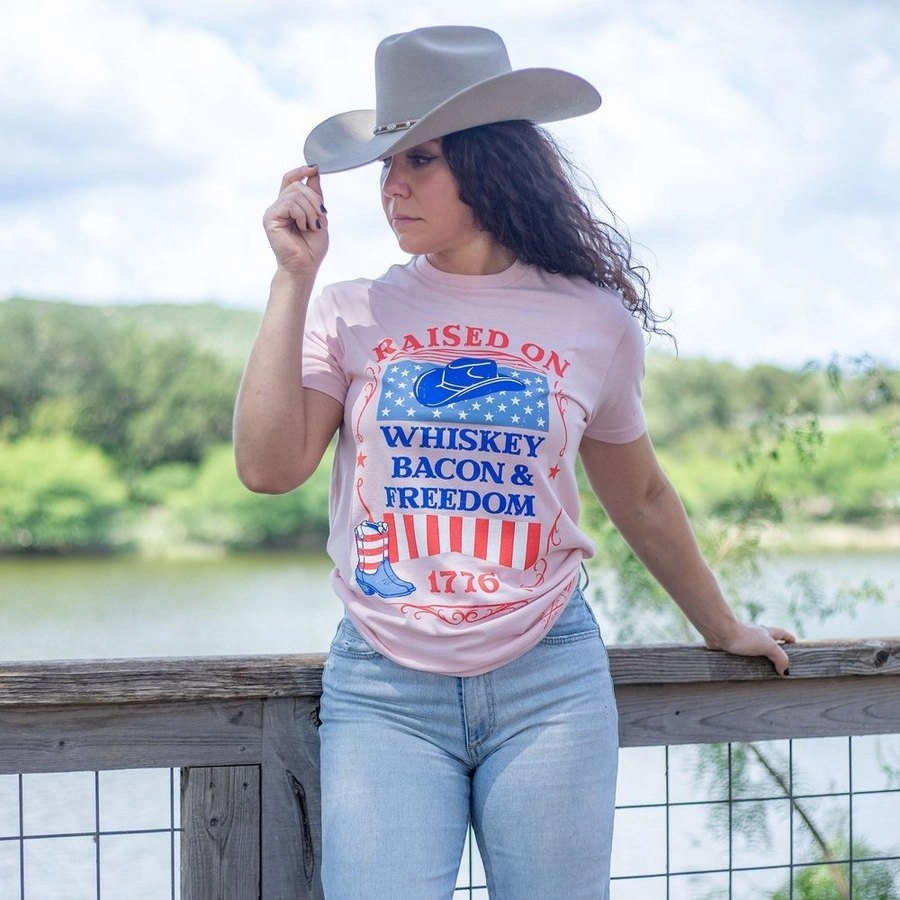 Everyday Fashion Look Effortless Wearable Women's Raised Right Boyfriend Fit T-Shirt - Light Pink