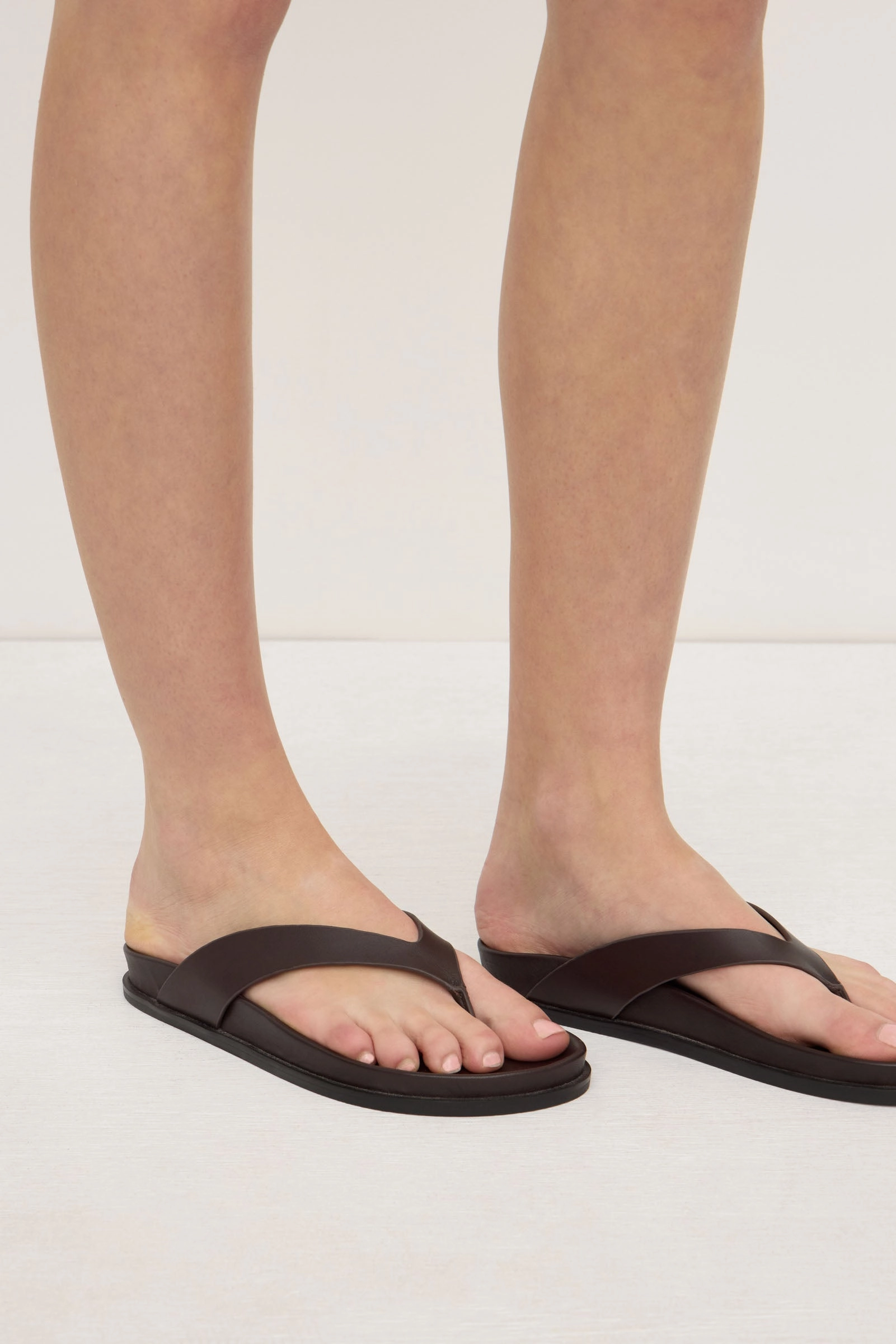 Travel Shoes Comfort Mela Leather Thong