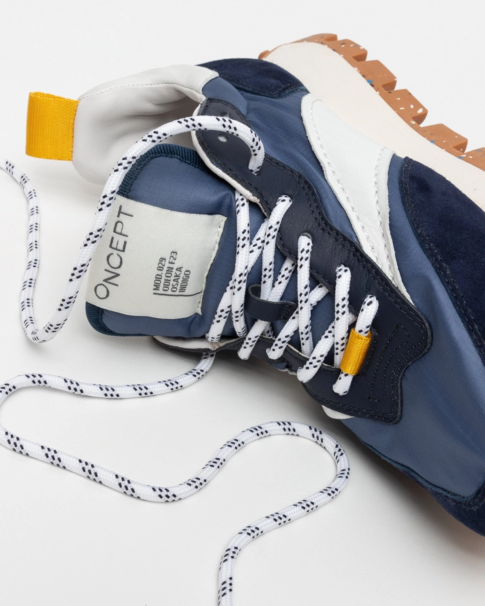 ComfortCushion Oncept Osaka Sneakers in Indigo