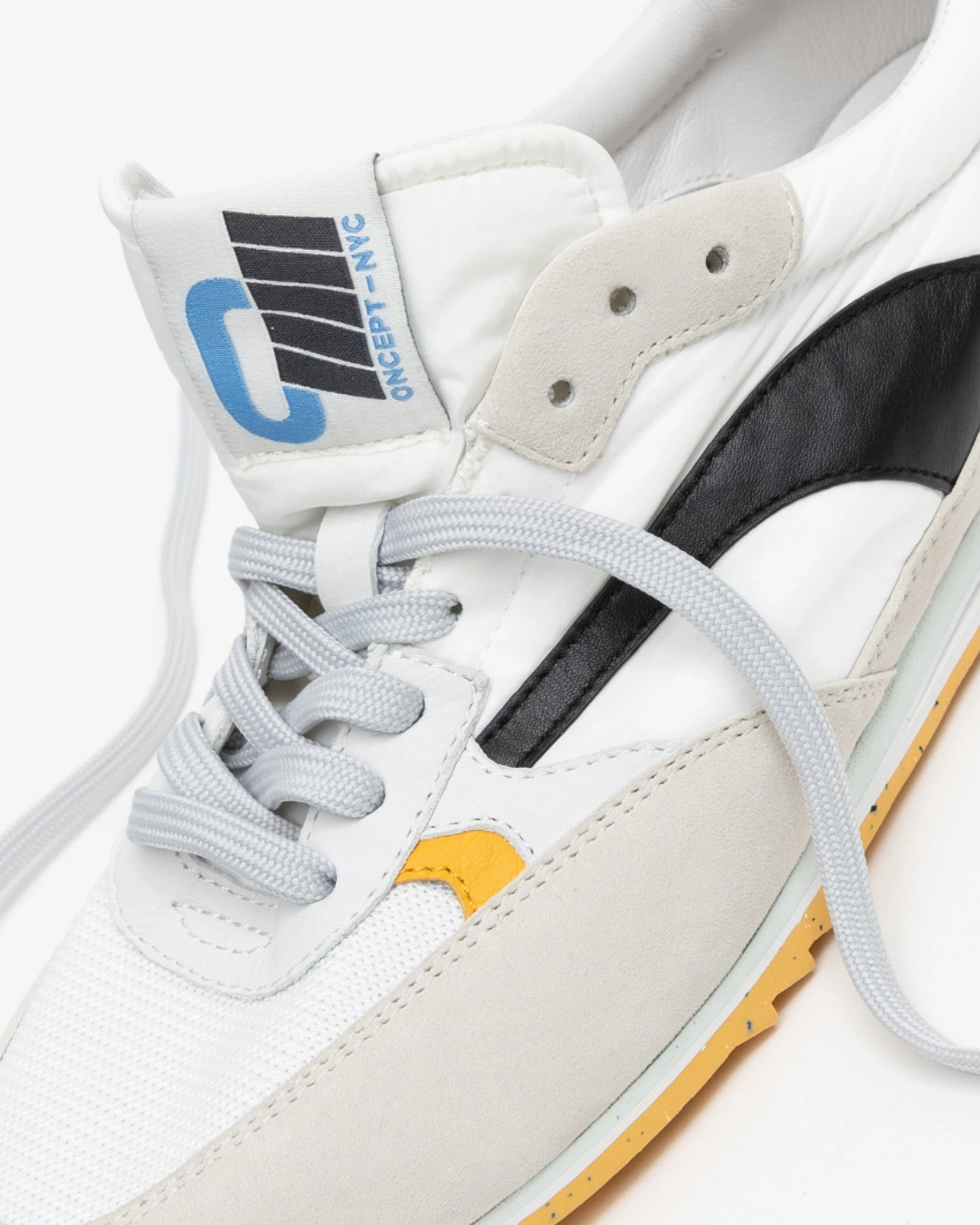 Oncept Montreal Sneakers in White Black Fit Lifestyle Quick Errands