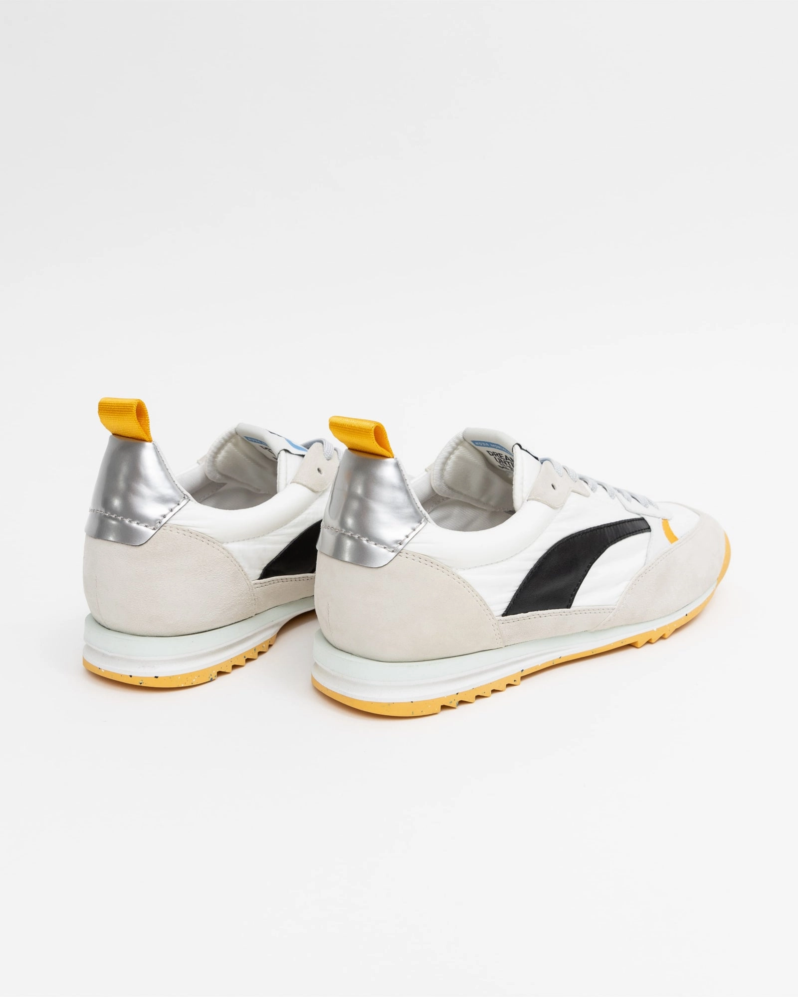 Comfort Wrap Oncept Montreal Sneakers in White Black