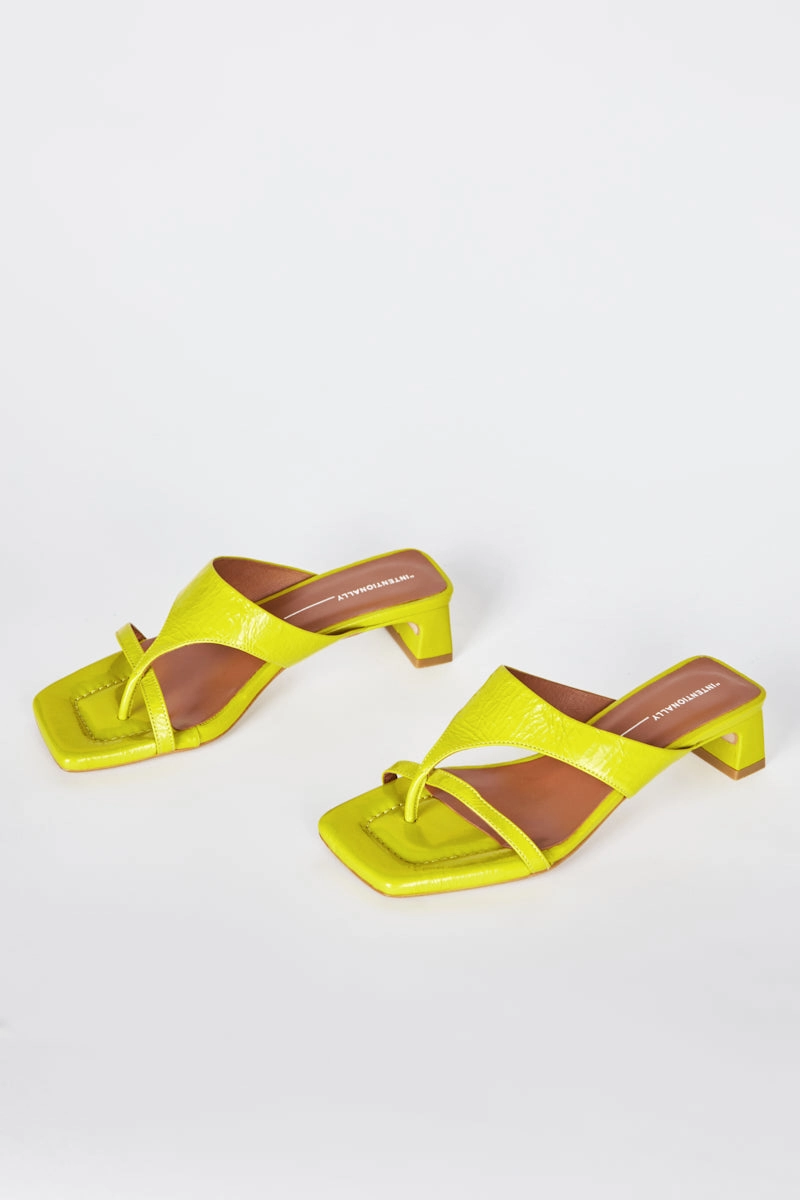 Intentionally Blank Flume Block Heeled Sandal in Mustard Trendy