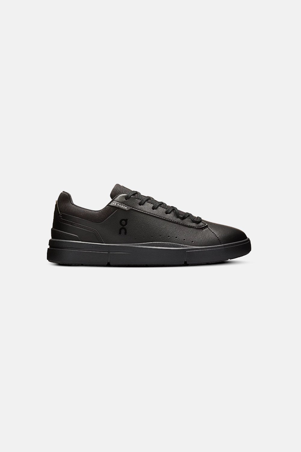 ON Running Men's The Roger Advantage in Black / Black Clean Stitching All-Day Ease