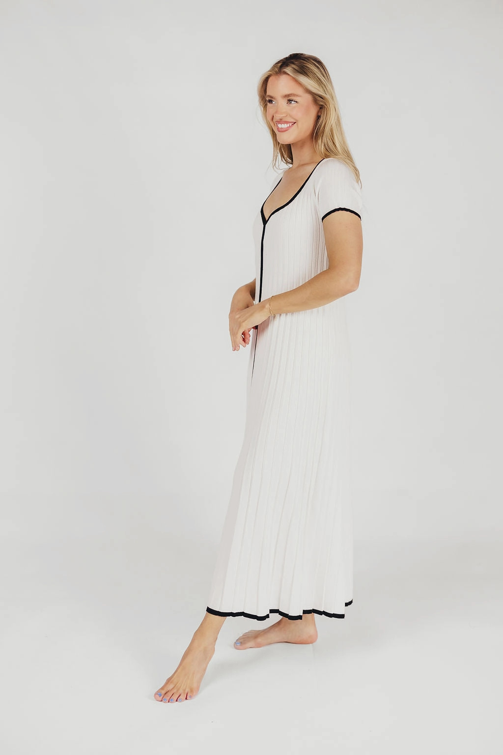 Stylish Design Marilyn Knit Maxi Dress in Off-White
