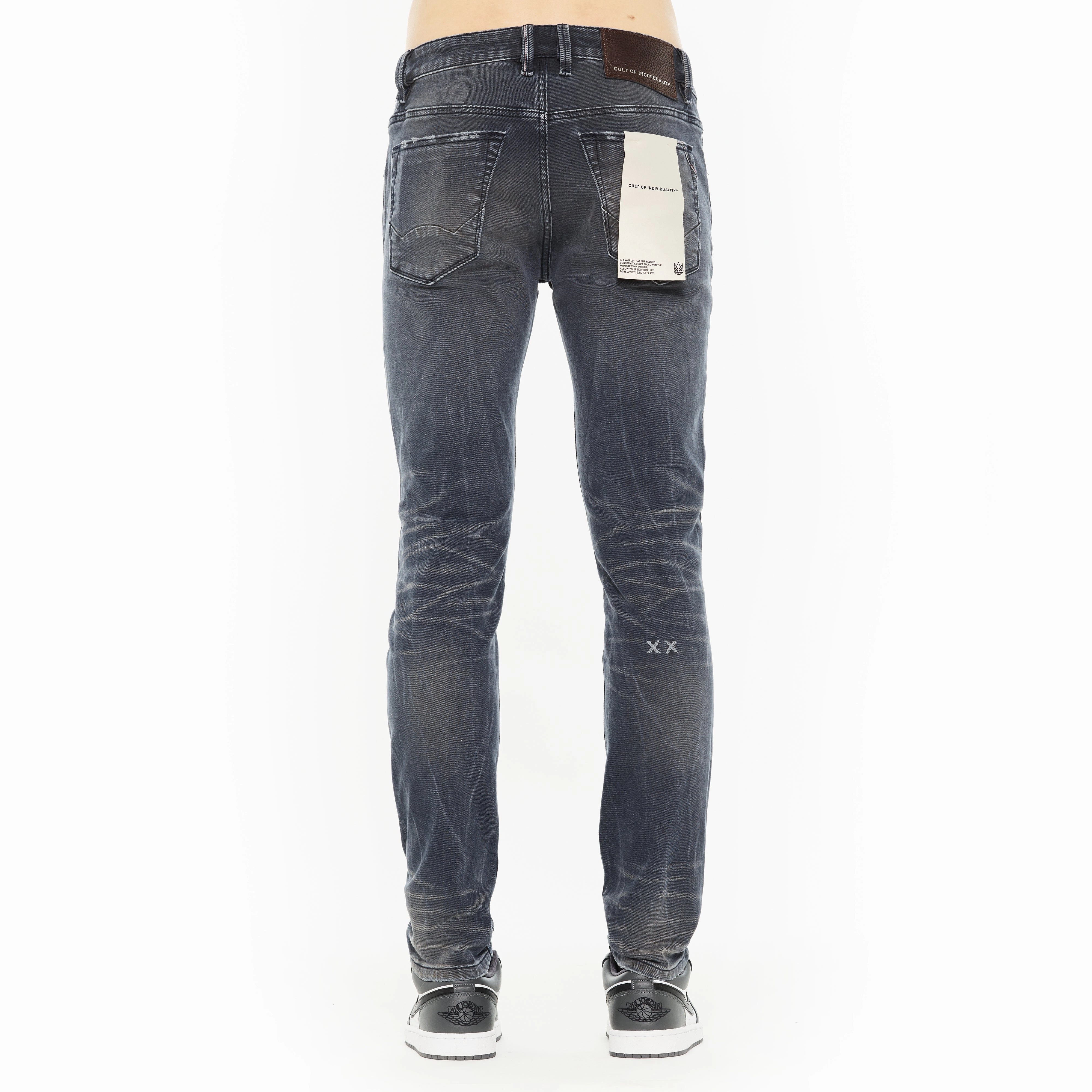 Plain Favorite Minimalist Pocket Layout Cult's Rocker Slim 602 Jeans in Noir