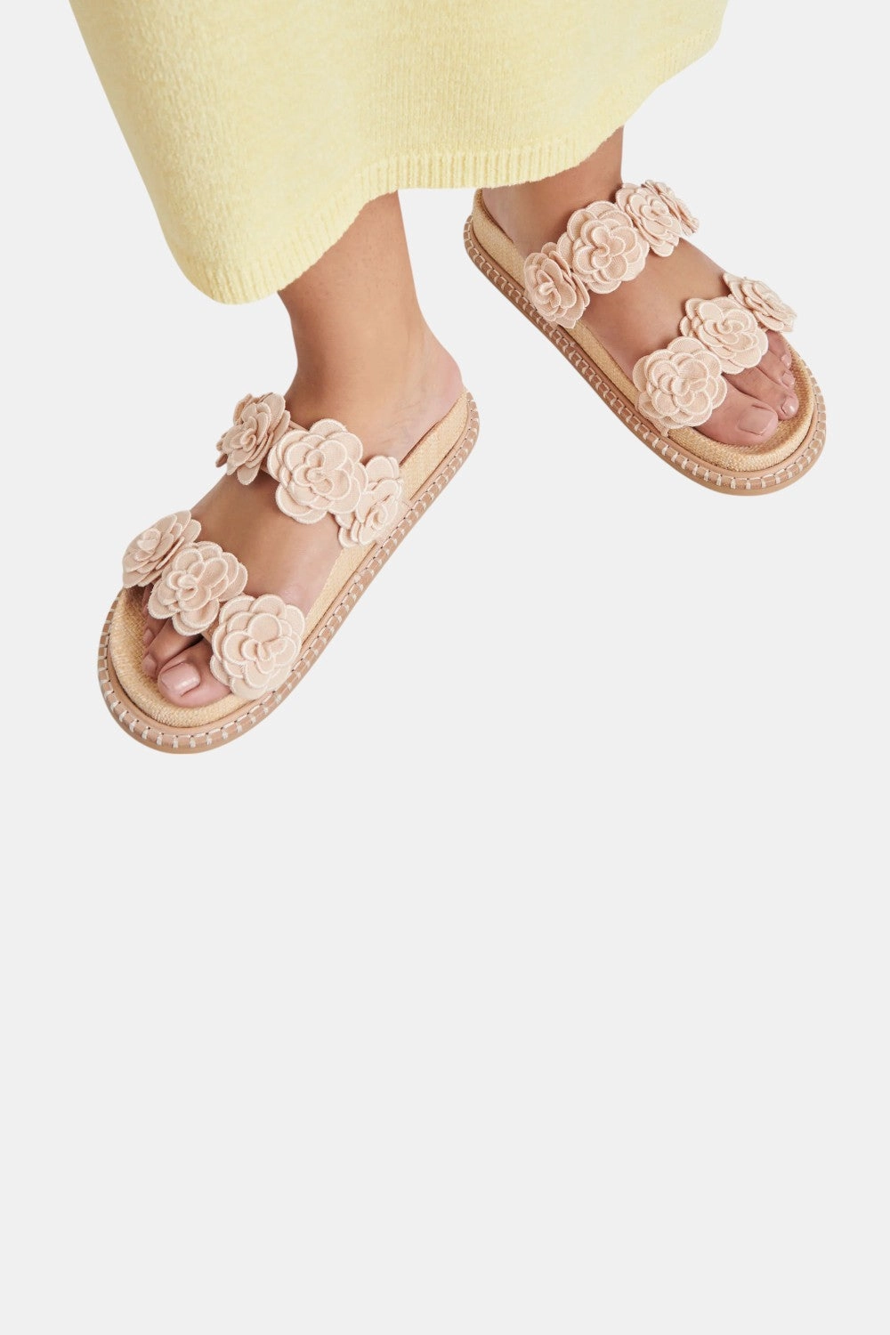 Dolce Vita Sherla Sandals in Praline Raffia Soft Foot Sandals