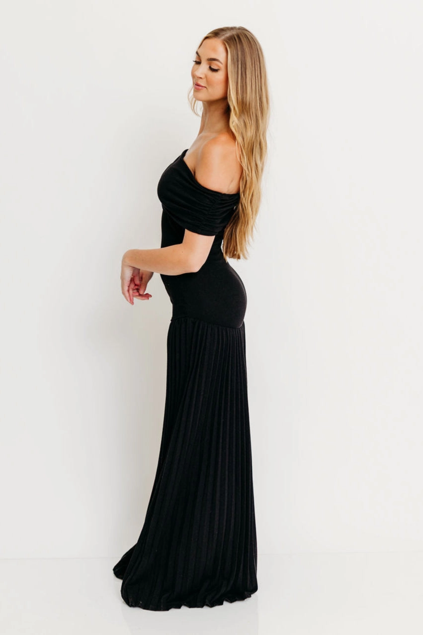 Elina Maxi Dress in Black Countryside-Style Anti-Static-Finish