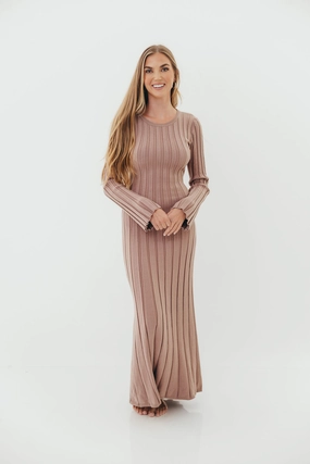 Anti-Static-Finish Colette Luxe Maxi Dress in Dusty Mauve