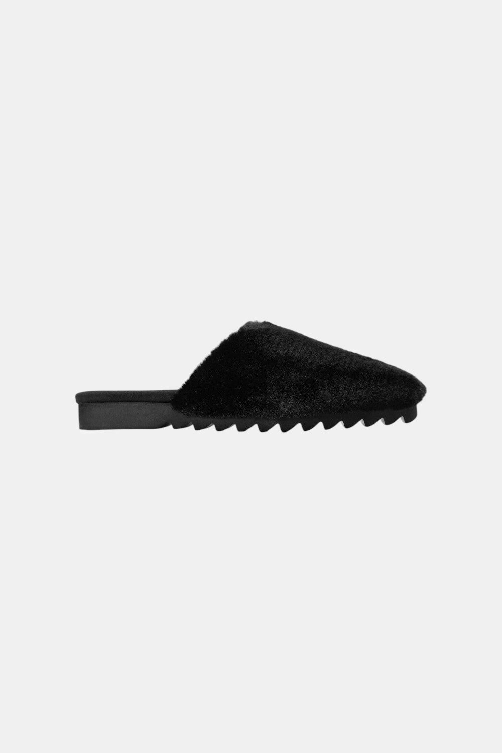 Roam Cloud Mule in Black Faux Fur Airy Vibe
