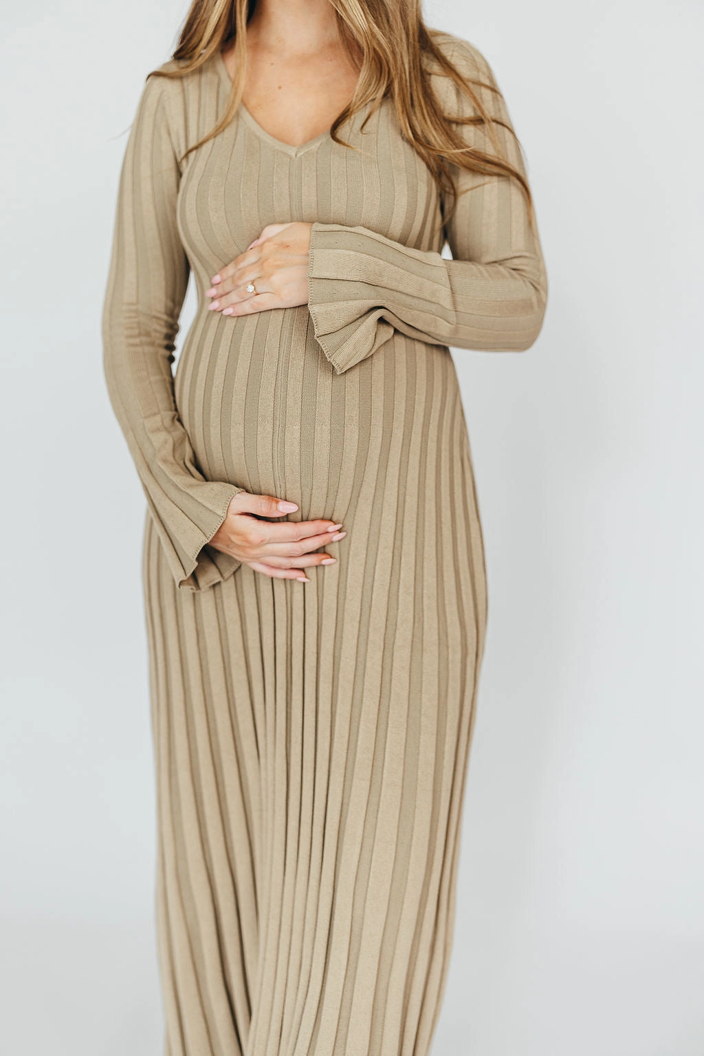 Vibrant Edge Luxe Look Hadley Long Sleeve V-Neck Knit Maxi Dress in Dune