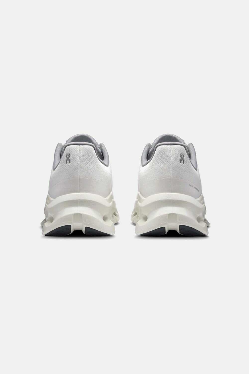 ON Running Men's Cloudtilt in Glacier / Ice Energy Run Shock-absorbent arch