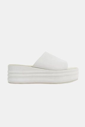 Free People Shoes Harbor Flatform Sandals in Vanilla Relaxation Shoes