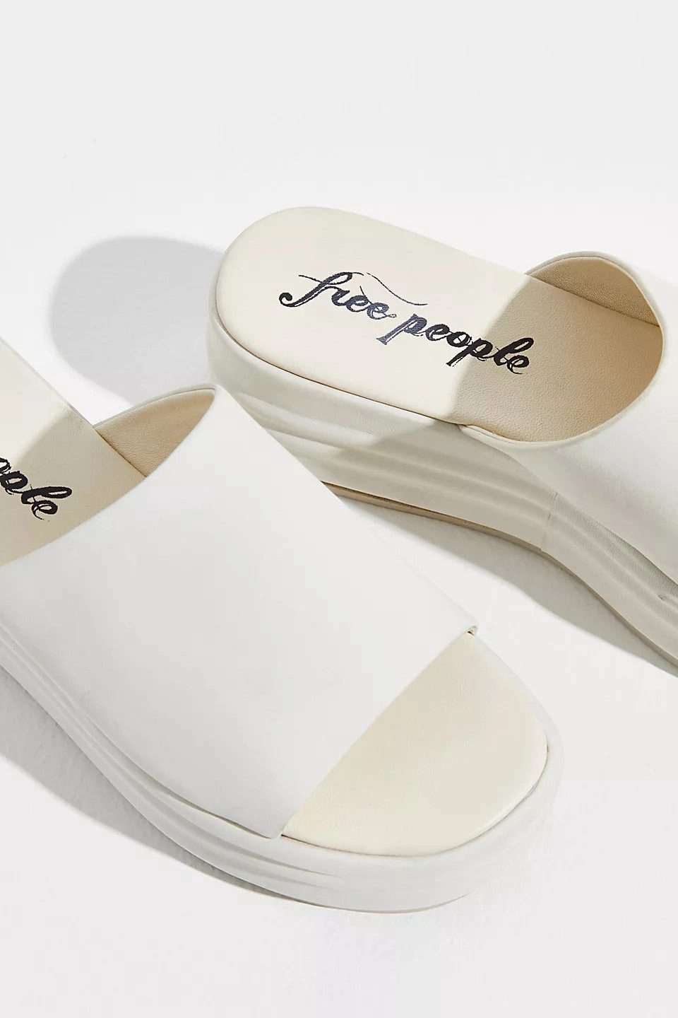 Free People Shoes Harbor Flatform Sandals in Vanilla Narrow Fit Quick Walk Slip