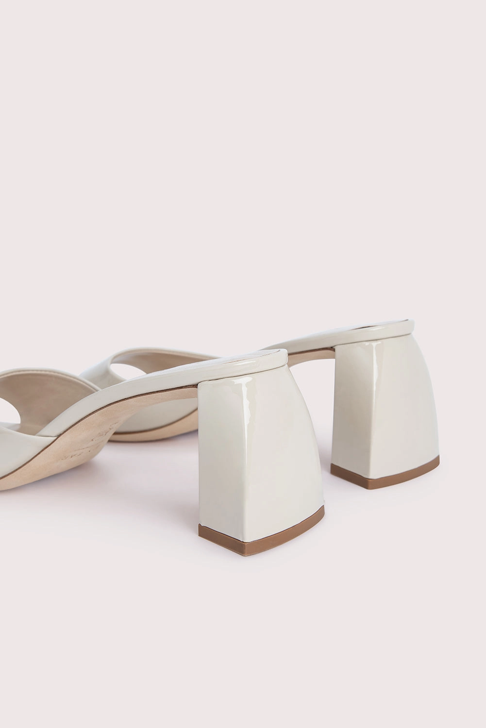 Minimal Heels Romy Oatmilk Patent Leather
