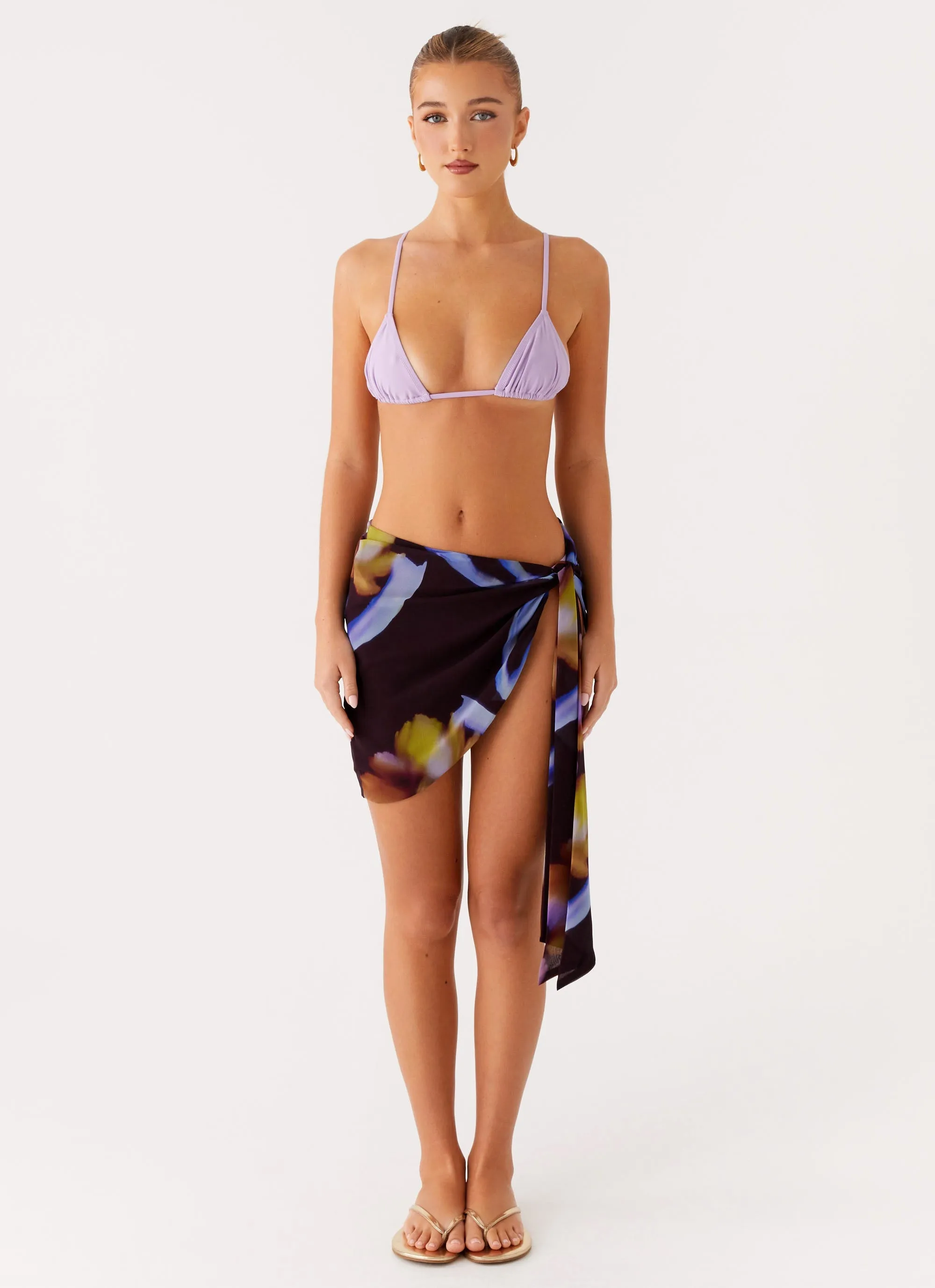 Golden Blaze Sarong - Dark Floral Seamless construction