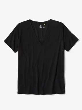 logo venue runway venue All Day V-Neck T