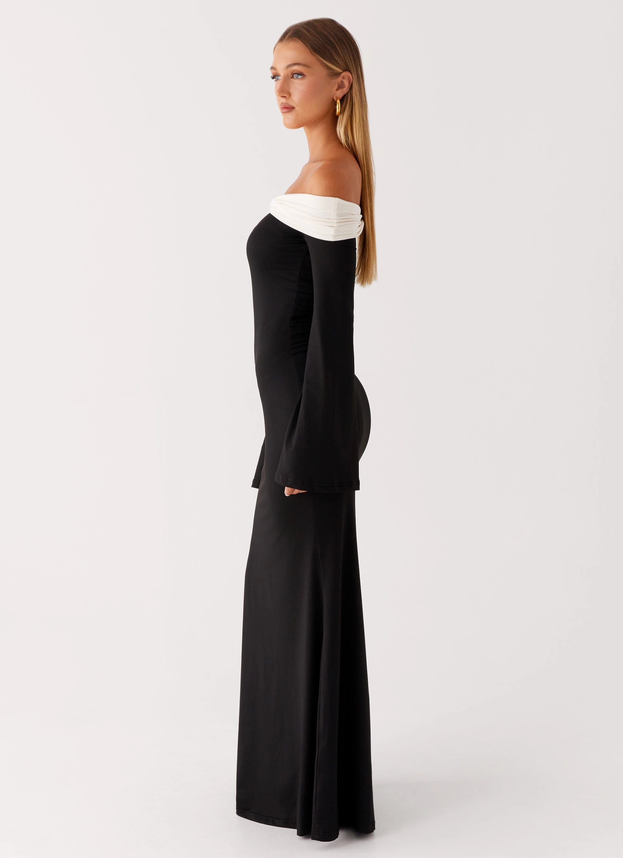 Hits Different Long Sleeve Maxi Dress - Black Cool Form