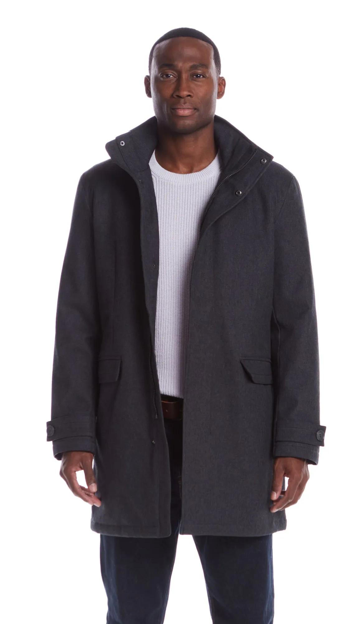 TWILL TECH OVERCOAT solo travel beachgoer
