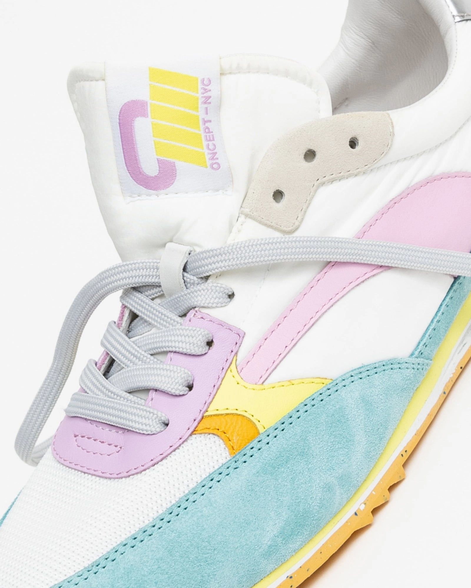 Breathable Liner Oncept Montreal Sneakers in Interstellar Multi