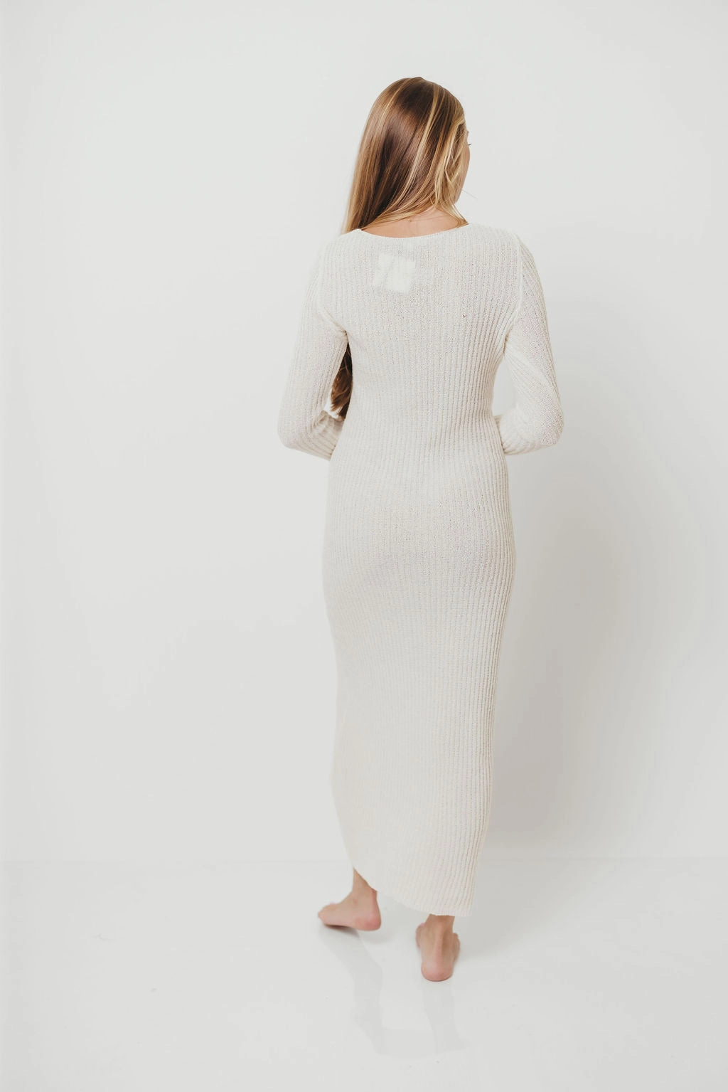 Joline Textured Rib Knit Sweater Maxi Dress in Off-White Feminine fit-and-flare silhouette