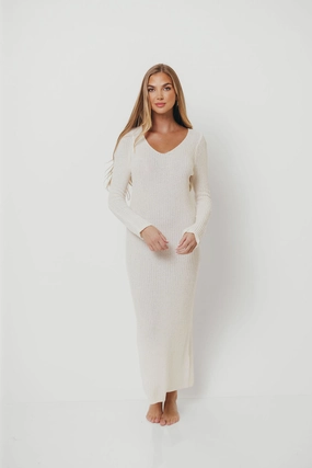 Joline Textured Rib Knit Sweater Maxi Dress in Off-White Soft Motion Nature Glow
