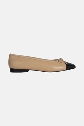 Urban Day Jeffrey Campbell Arabesque Cap Toe Flat in Natural Black