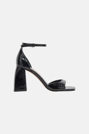 Dolce Vita Janey Heels in Midnight Crinkle Patent Classic Sandals
