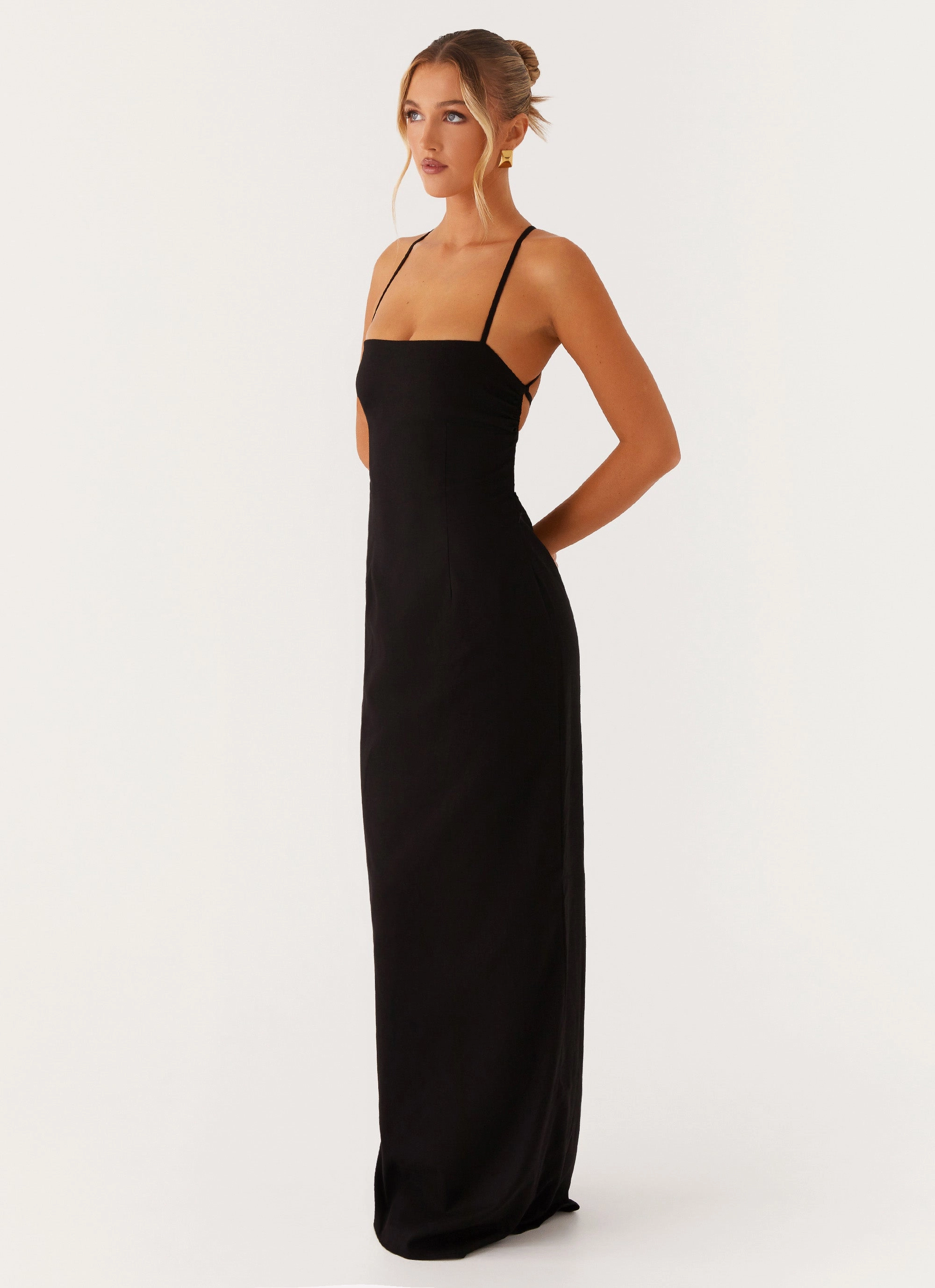 Cora Backless Maxi Dress - Black SeamlessConstruction