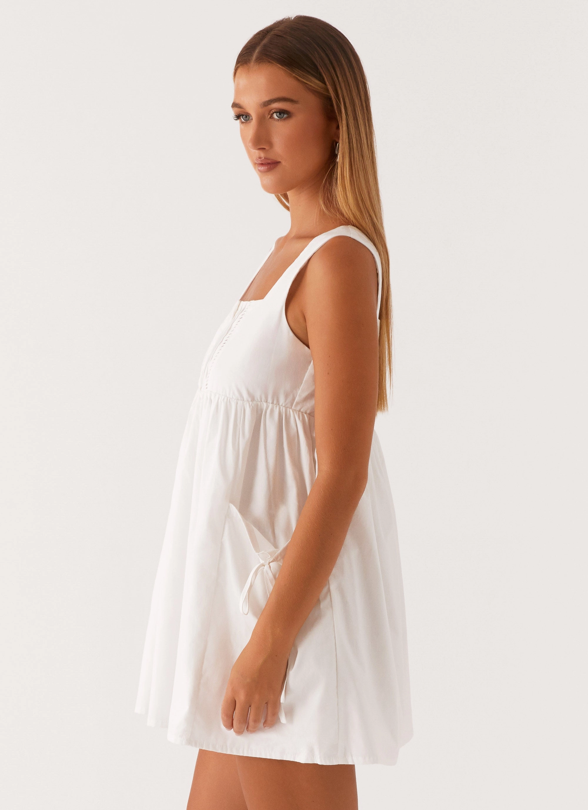 Ottoline Babydoll Mini Dress - White Simple Mood Breeze Grace
