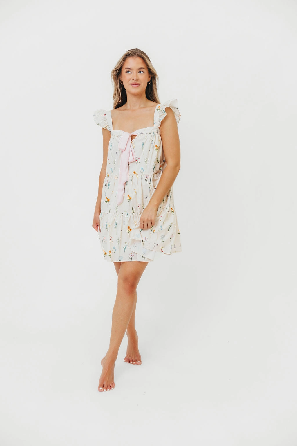 Fashionable Look Shimmer-Finish Lulu Flutter Sleeve Mini Dress in Floral