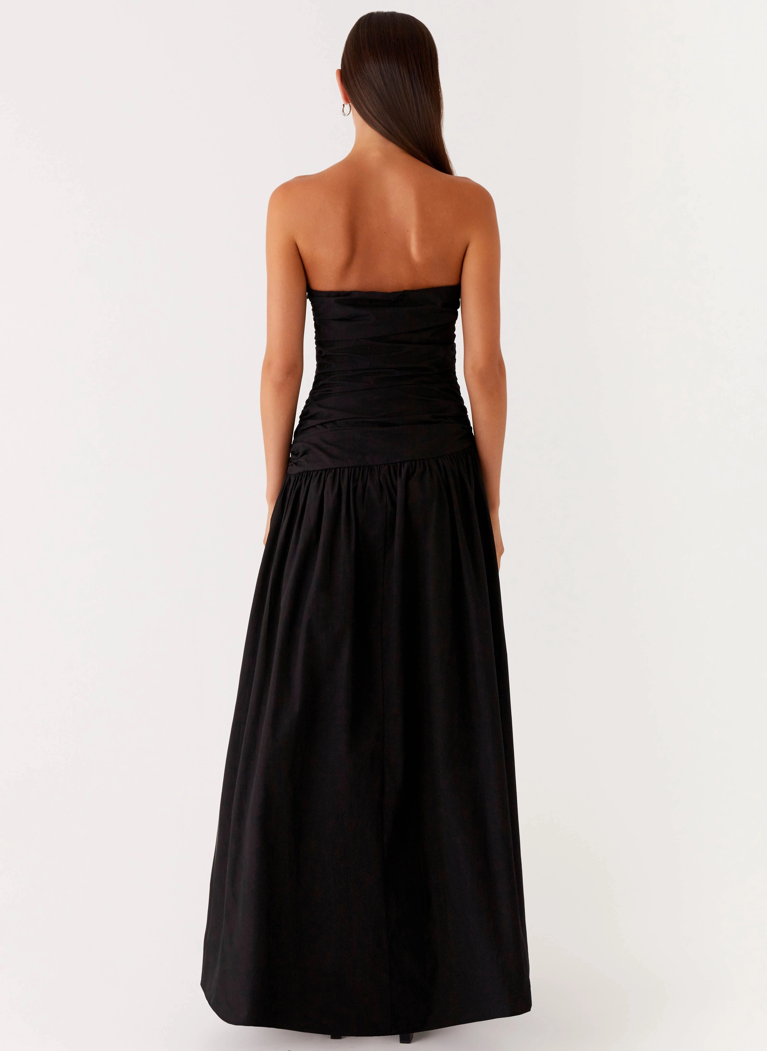 Lumen Maxi Dress - Black Subtle Glow Live Soft