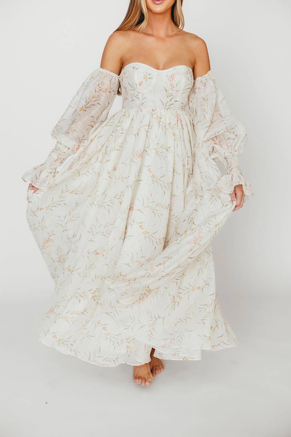 Classic Move Delilah Maxi Dress With Train in Cream Floral - Bump Friendly