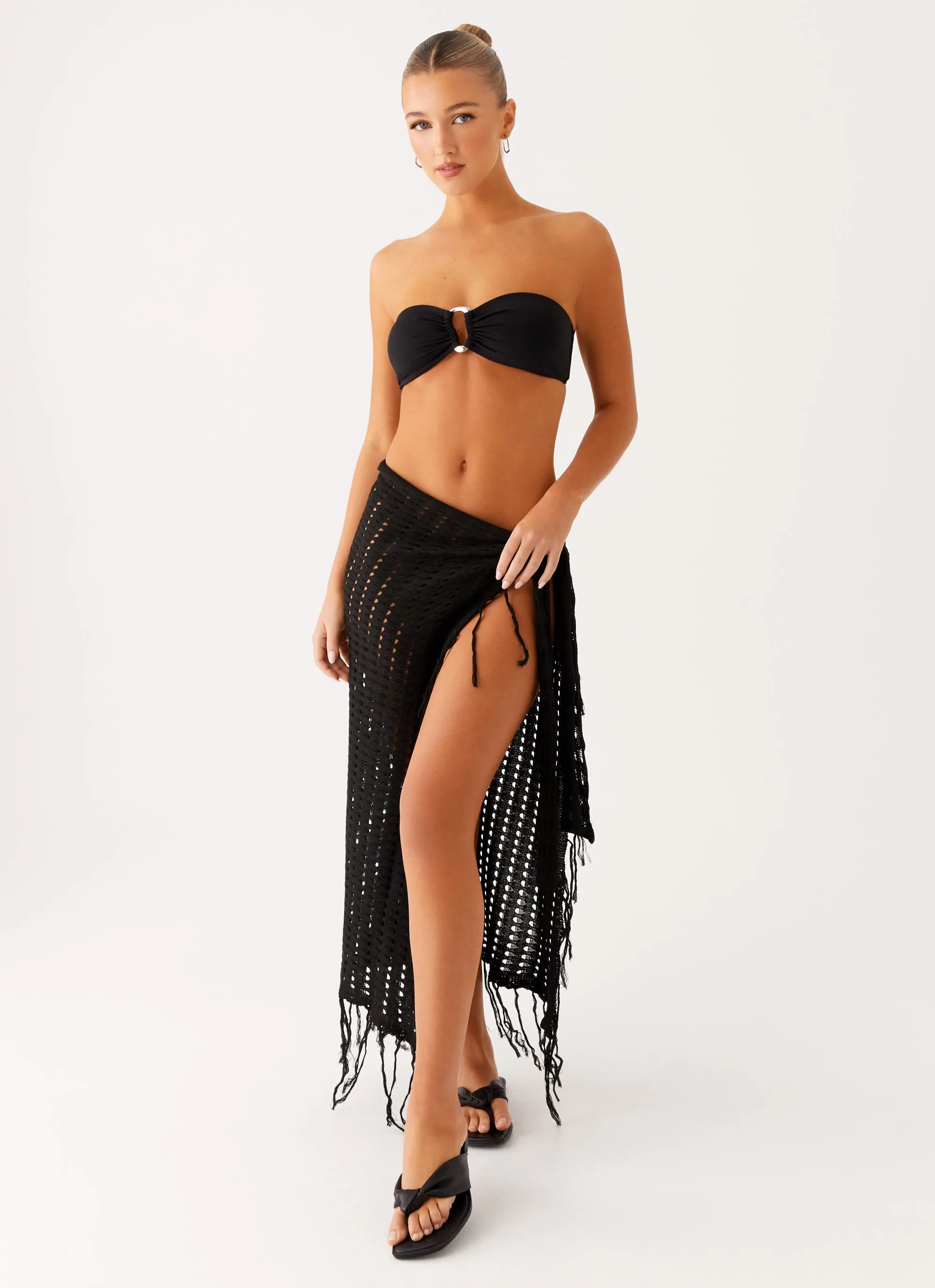 Maizelle Sarong - Black Outdoor attire Flexible Back Design