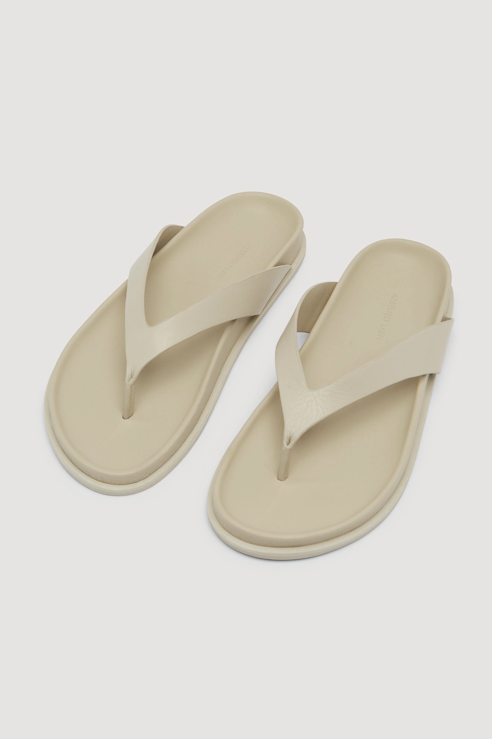 Light Footwear Soft Flexible Mela Leather Thong