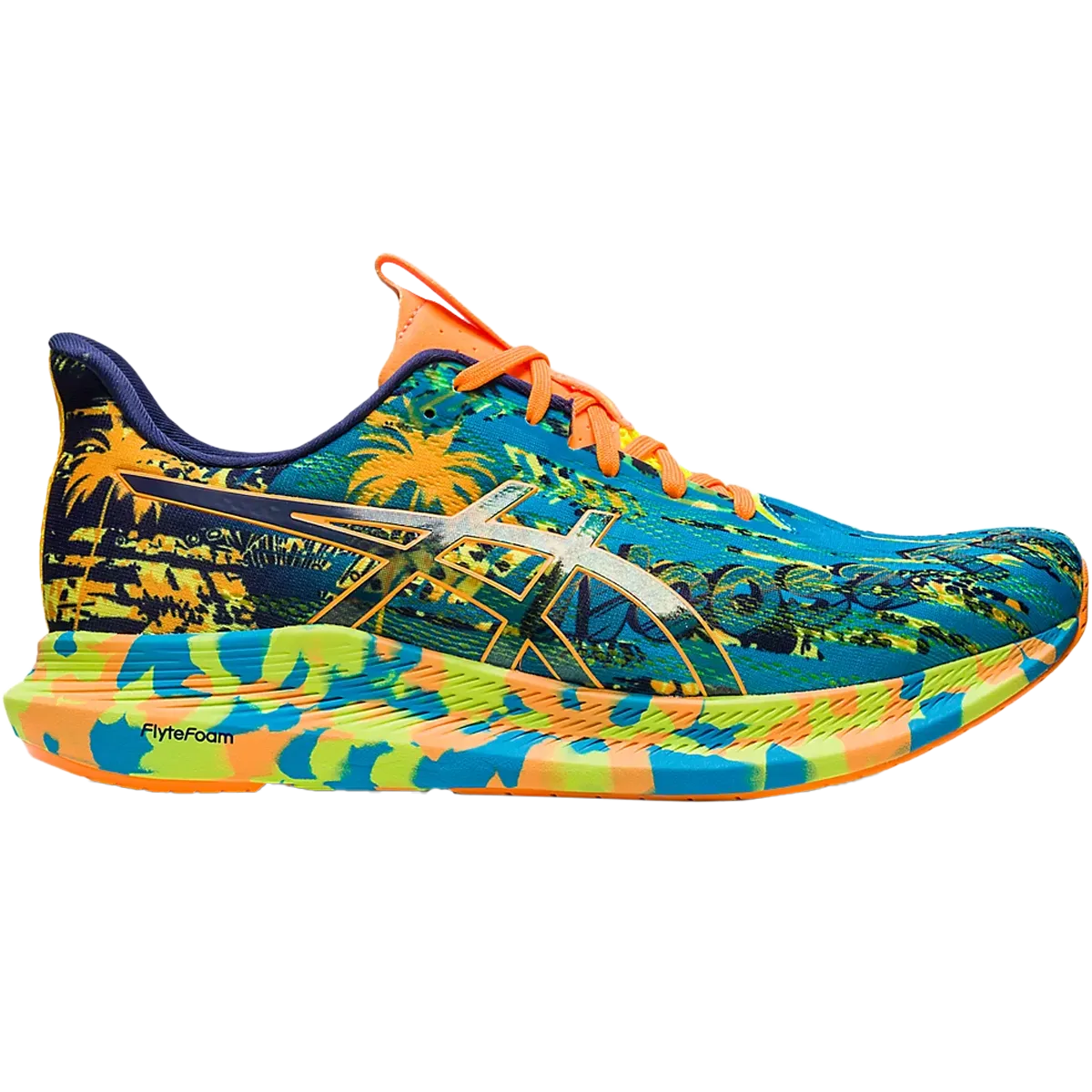 Men's Noosa Tri 14 running in a swimming pool area shoes